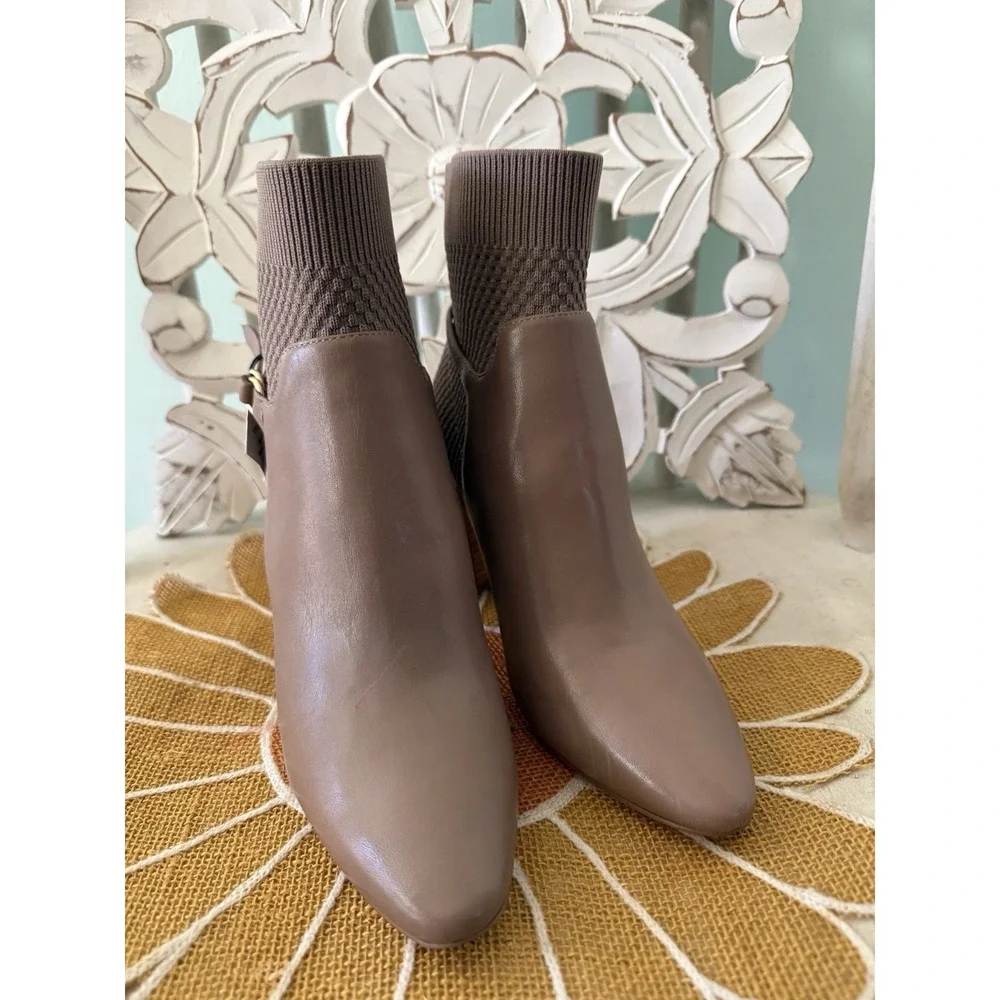 Cole Haan Camille Water Resistant Tan Booties Boots Size 6 Leather /‎ Fabric